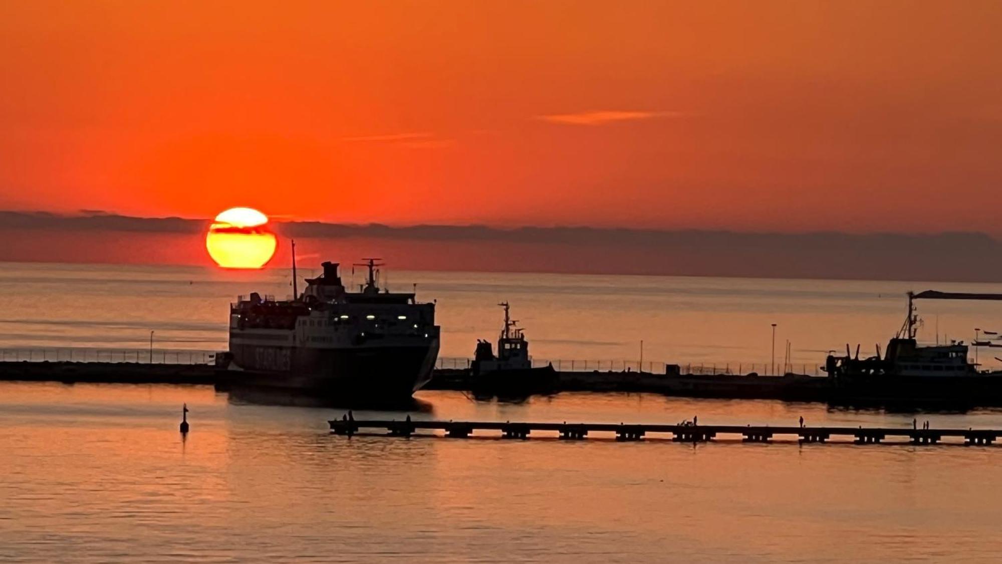 Marina Premium Hotel & Apartment Vlorë Eksteriør bilde